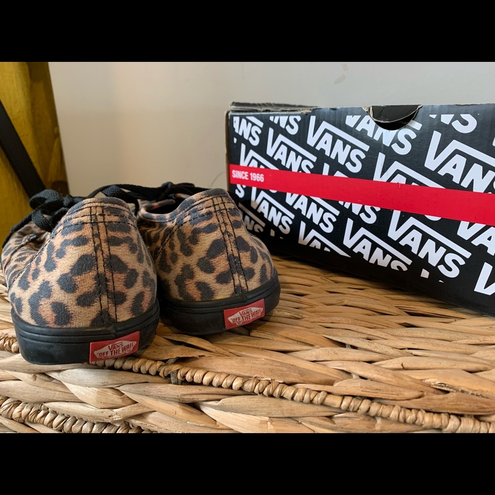 leopard vans